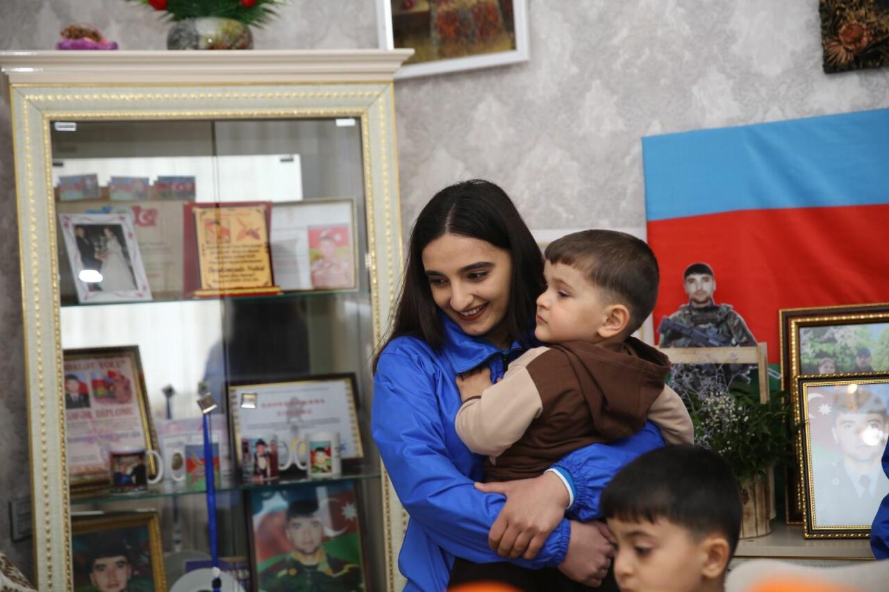 “PAŞA Holding”in “Vətən əmanətlərin keşiyindədir” layihəsi çərçivəsində şəhid ailələrinə bayram sovqatları çatdırılır