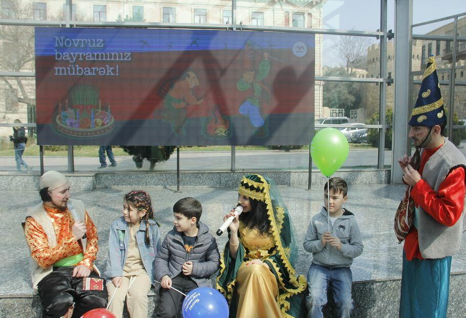 Bakı metrosunda retro vaqonlar nümayiş etdirilib