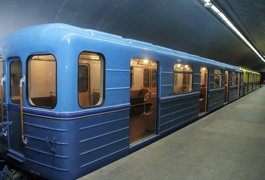 Bakı metrosunda retro vaqonlar nümayiş etdirilib
