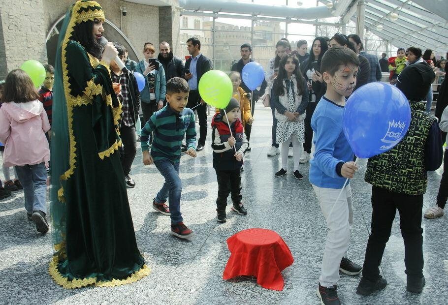 Bakı metrosunda retro vaqonlar nümayiş etdirilib