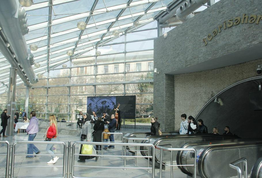 Bakı metrosunda retro vaqonlar nümayiş etdirilib