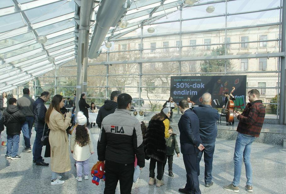 Bakı metrosunda retro vaqonlar nümayiş etdirilib