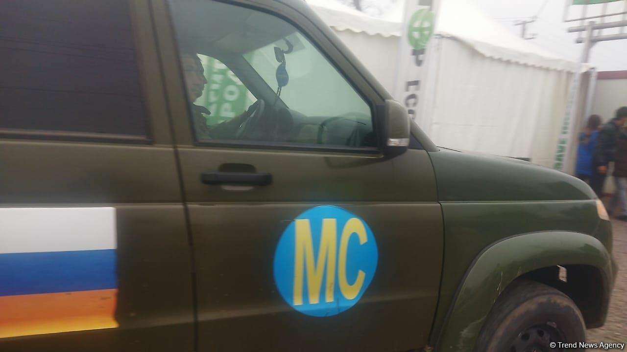 По Лачинской дороге беспрепятственно проехала автоколонна миротворцев