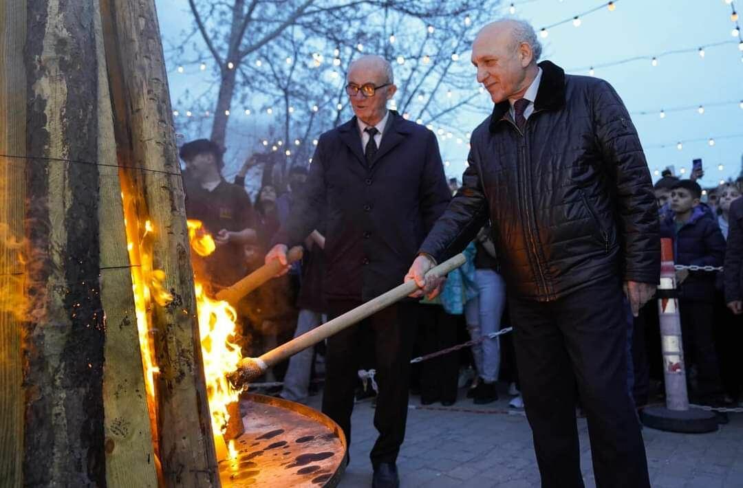 İçərişəhərdə təntənəli bayram tonqalı qaland
