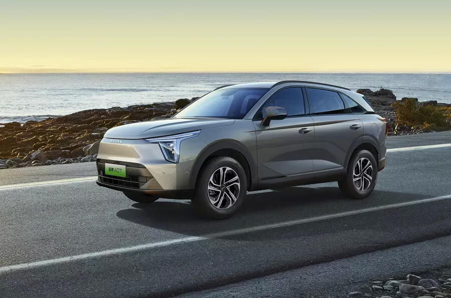 Haval назвал новые кроссоверы в честь истребителя-бомбардировщика