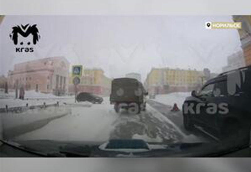 В Норильске школьник увернулся от грузовика за секунду до удара