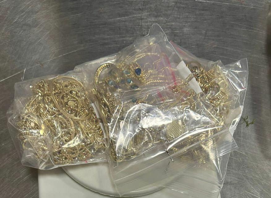 Предотвращен незаконный ввоз в Азербайджан ювелирных изделий на крупную сумму