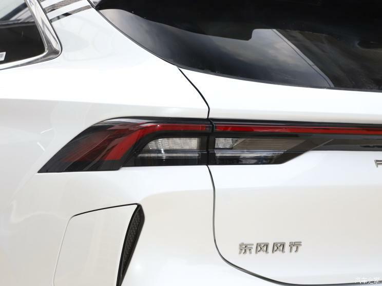 Dongfeng начинает продажи электрокроссовера Thunder