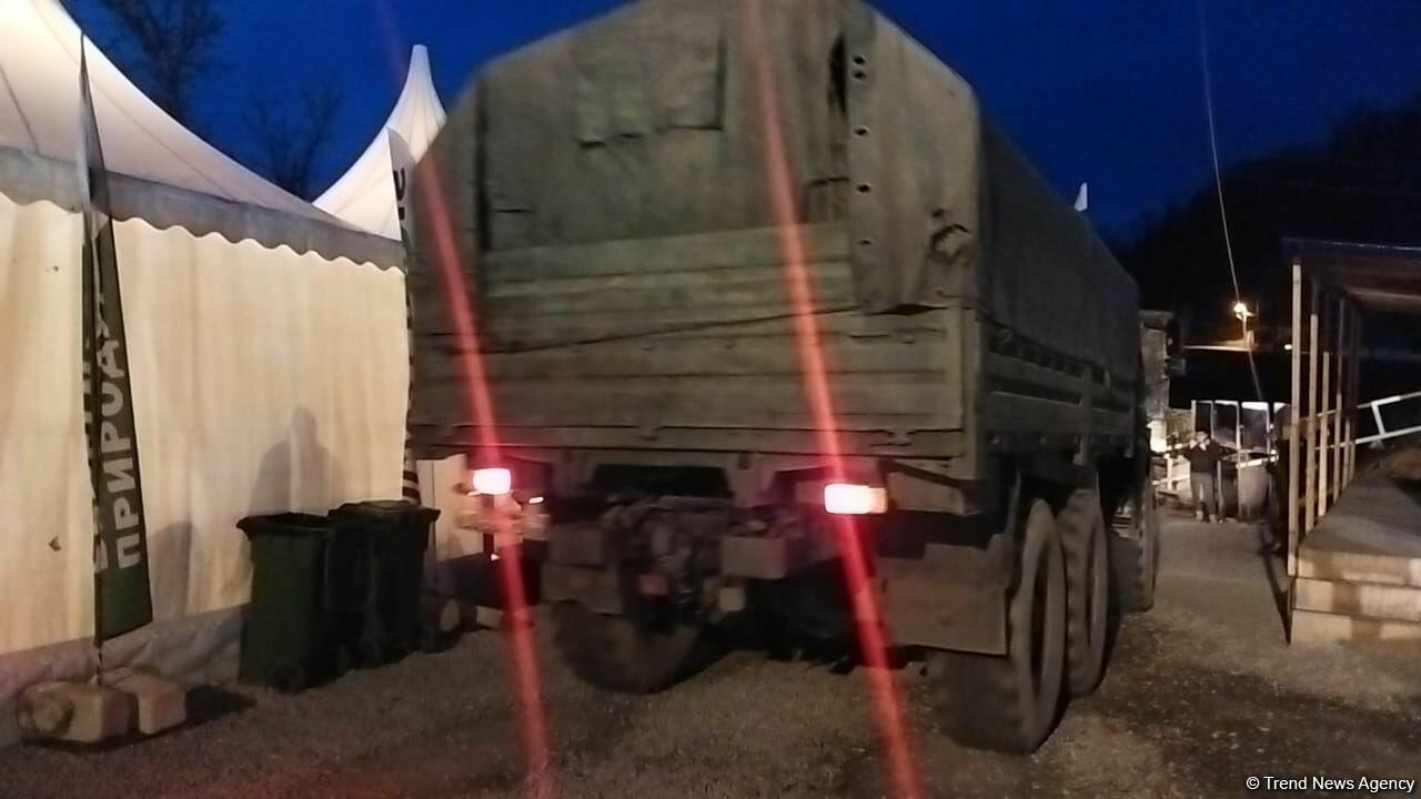 Автомобили миротворцев проехали по Лачинской дороге