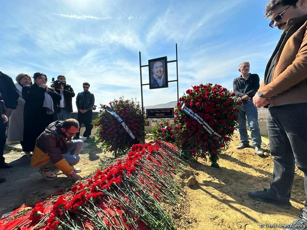 В Баку проходят похороны погибшего в ДТП Огтая Алиева