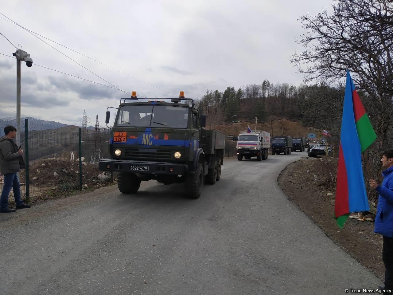 По Лачинской дороге проехала еще одна автоколонна миротворцев