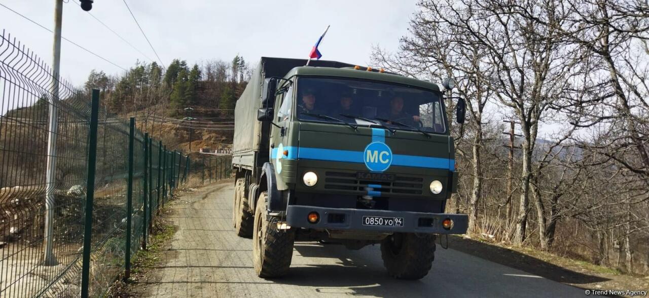 По Лачинской дороге проследовала очередная автоколонна миротворцев
