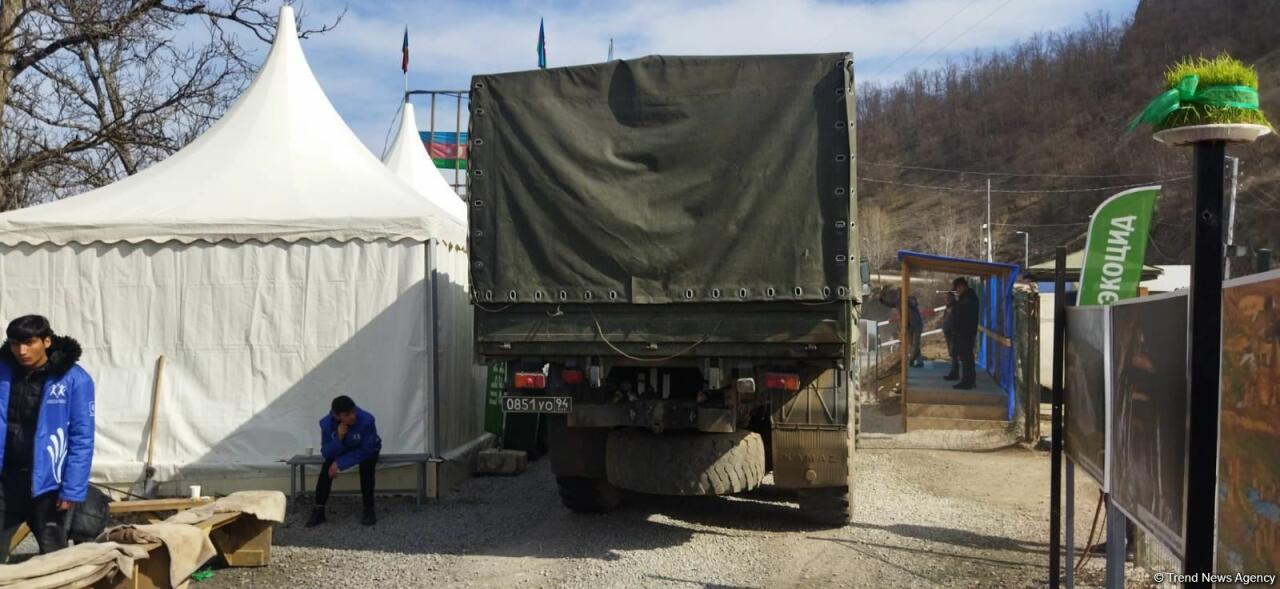 По Лачинской дороге проследовала очередная автоколонна миротворцев