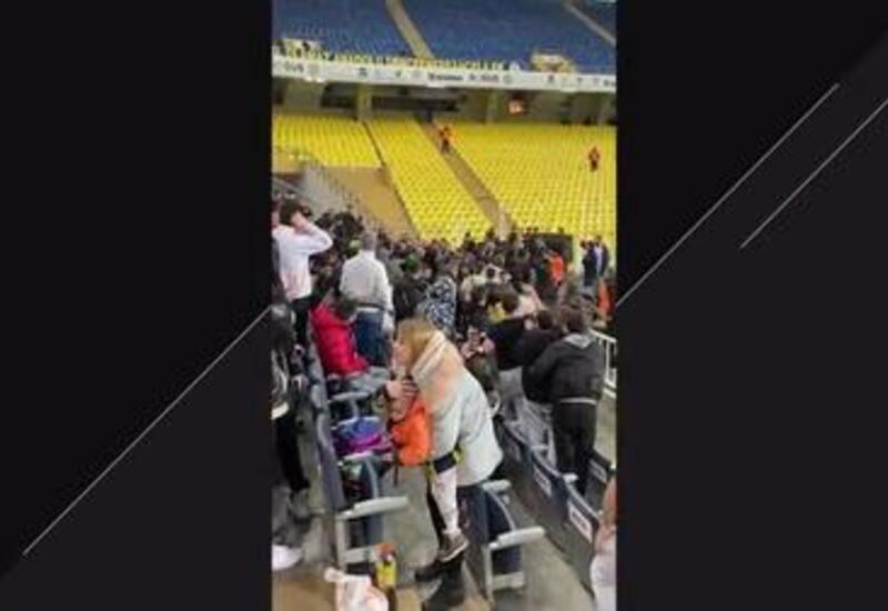 Драка фанатов на матче «Фенербахче» - «Зенит»