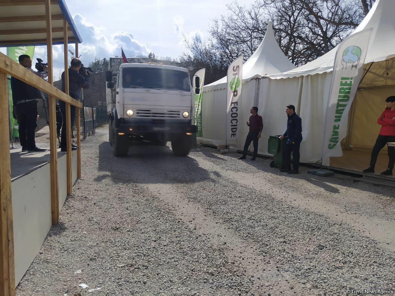 По Лачинской дороге беспрепятственно проехали 19 автомобилей миротворцев