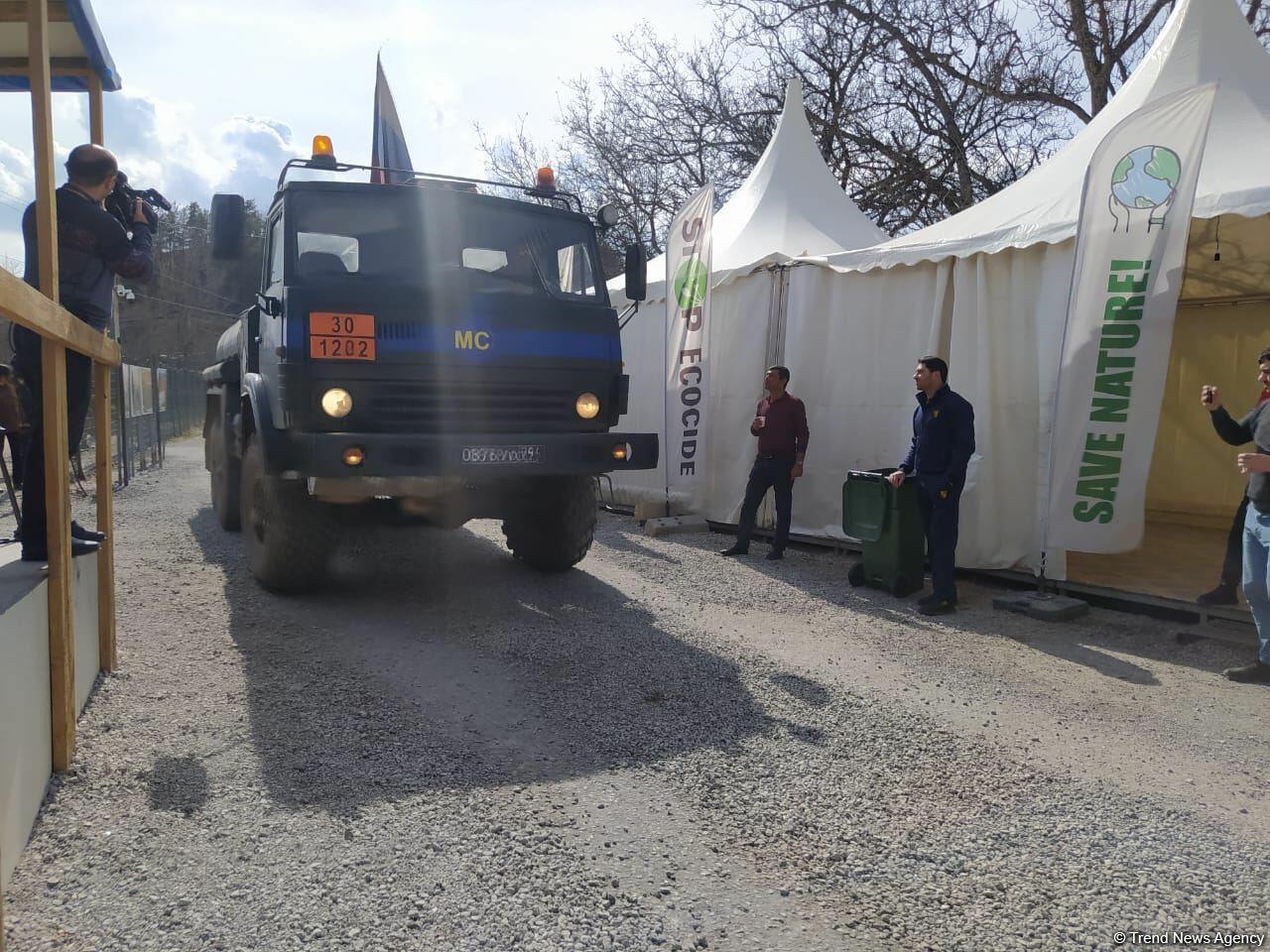 По Лачинской дороге беспрепятственно проехали 19 автомобилей миротворцев