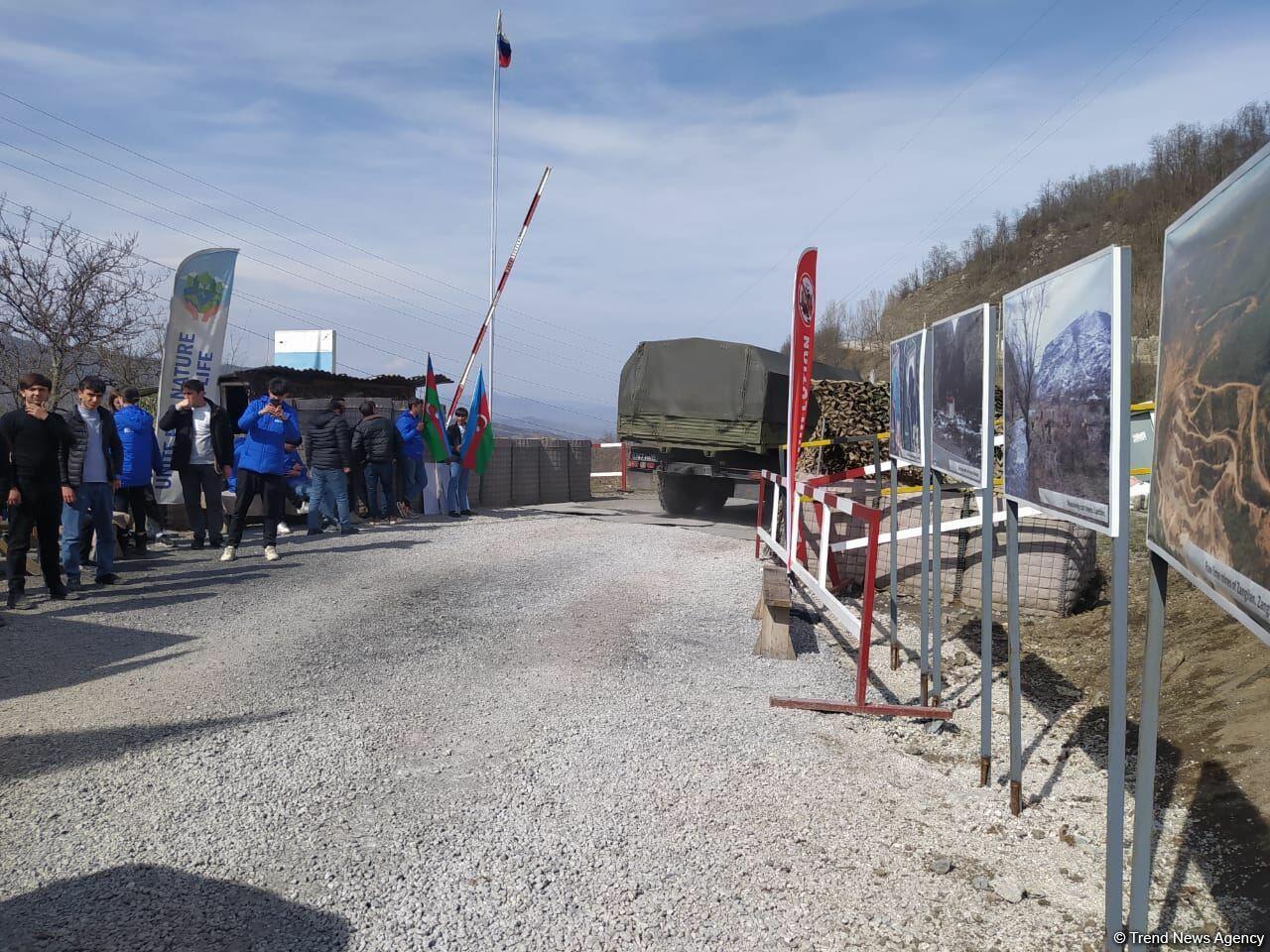 По Лачинской дороге беспрепятственно проехали 19 автомобилей миротворцев