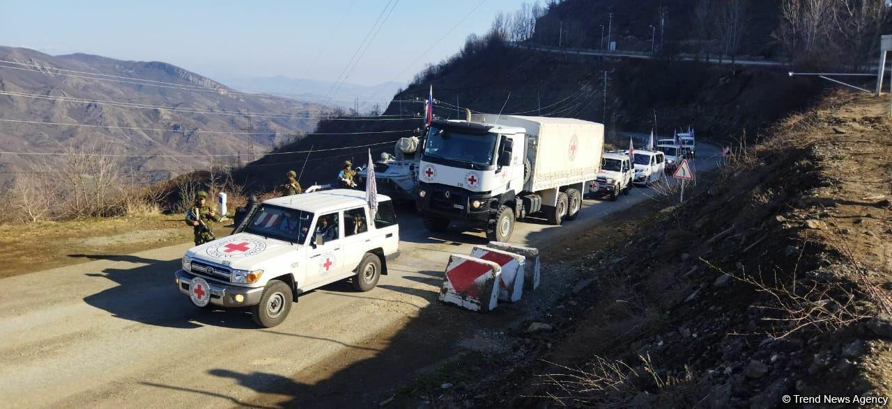 По Лачинской дороге проехала автоколонна миротворцев