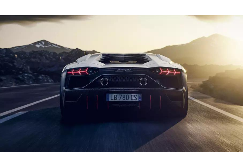 Lamborghini рассекретила дату премьеры преемника Aventador