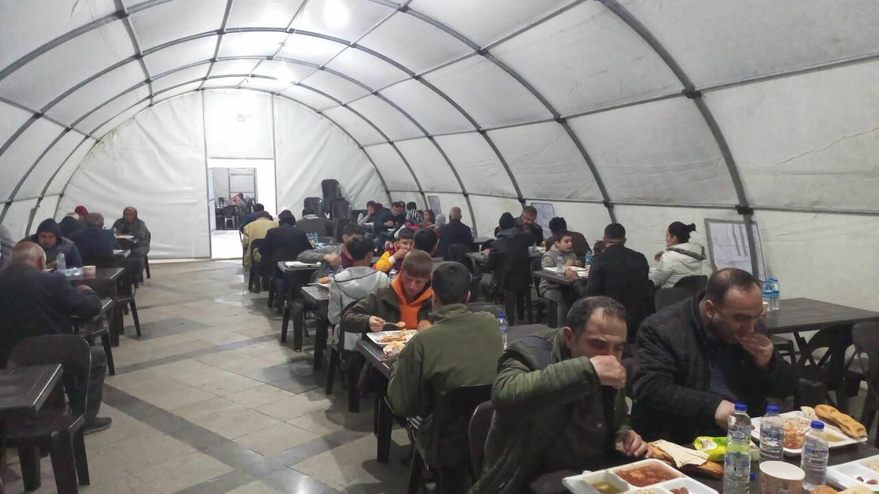 “Qardaş Köməyi platforması” nümayəndə heyəti növbəti dəfə Türkiyədə zəlzələ bölgəsinə səfər edib