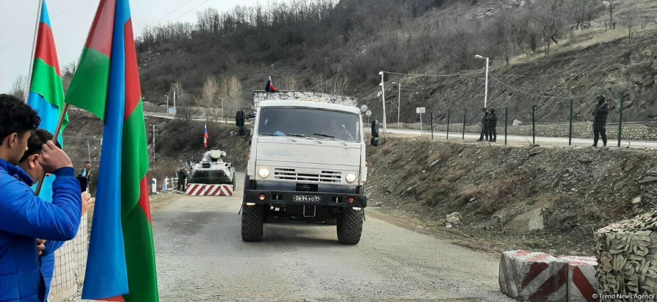 По Лачинской дороге беспрепятственно проехали 4 автомобиля миротворцев