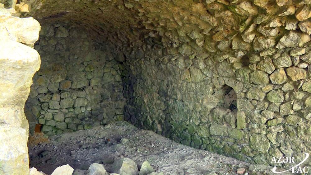 Армяне умышленно разрушили Иреванские ворота Шушинской крепости