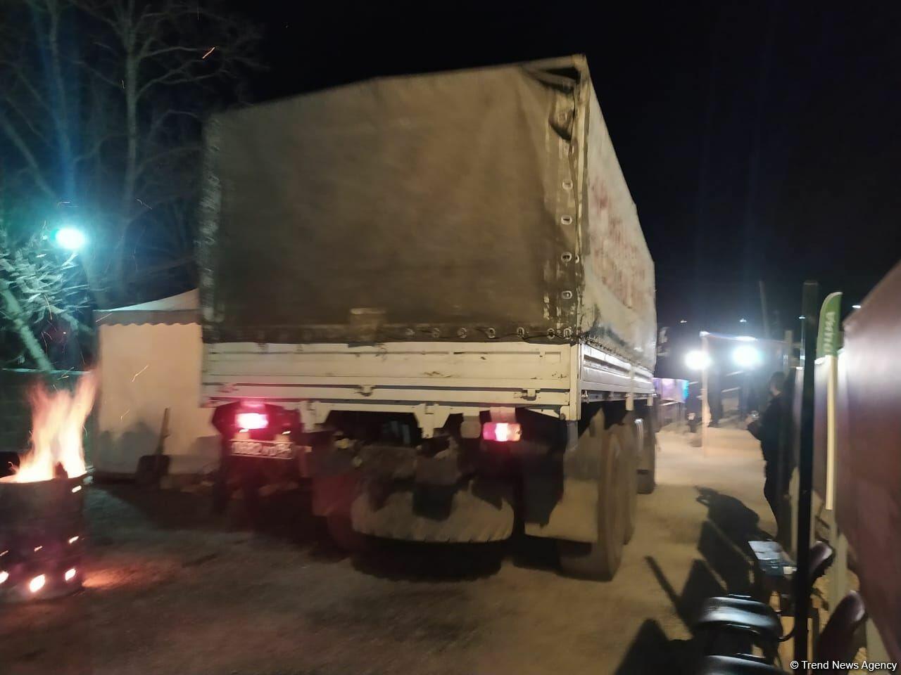Автомобили миротворцев свободно проехали по Лачинской дороге