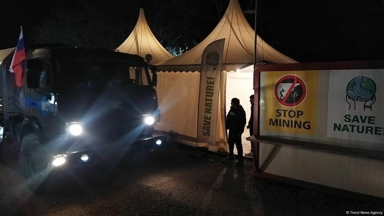 По Лачинской дороге беспрепятственно проехали 23 автомобиля миротворцев