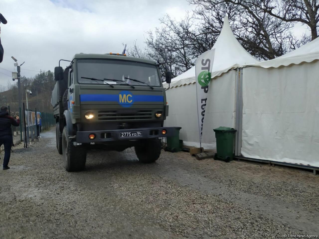 По Лачинской дороге беспрепятственно проехали 8 автомобилей миротворцев
