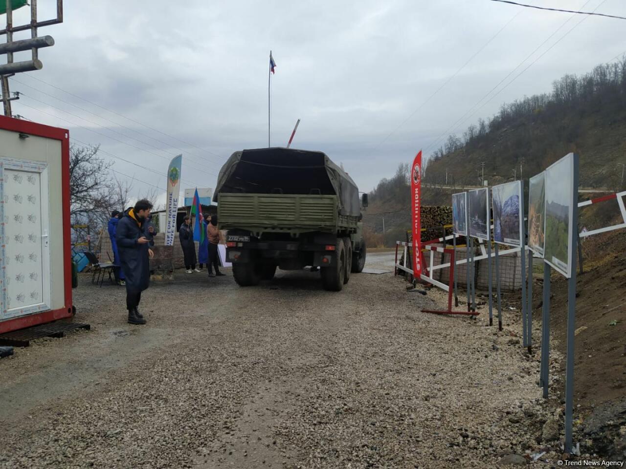 По Лачинской дороге беспрепятственно проехали 8 автомобилей миротворцев