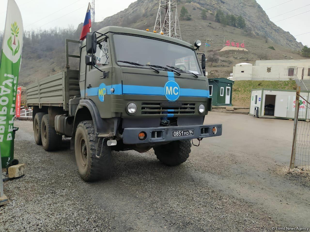 По Лачинской дороге беспрепятственно проехали три автомобиля миротворцев