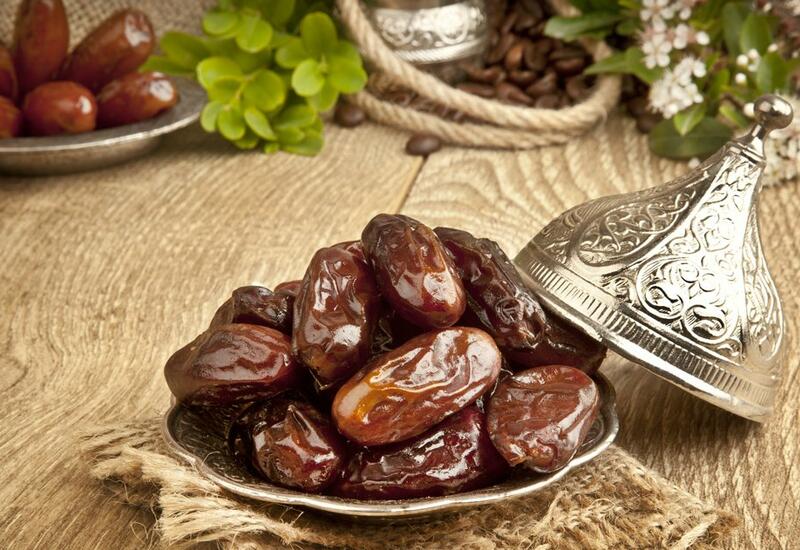 Niyə iftar və sahurda xurma yeməliyik?
