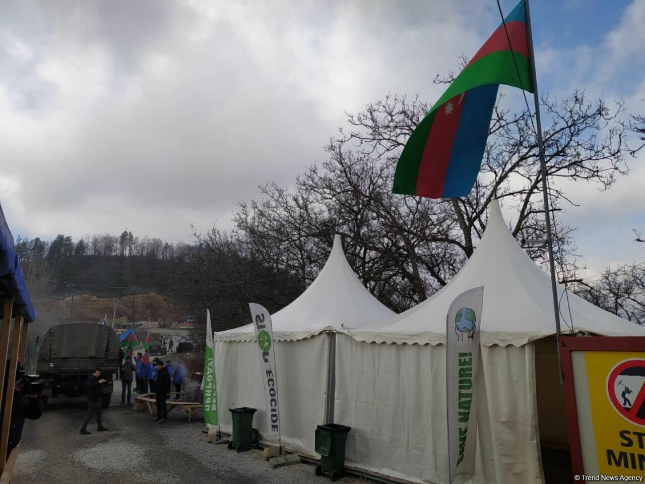 По Лачинской дороге беспрепятственно проехали 6 автомобилей миротворцев