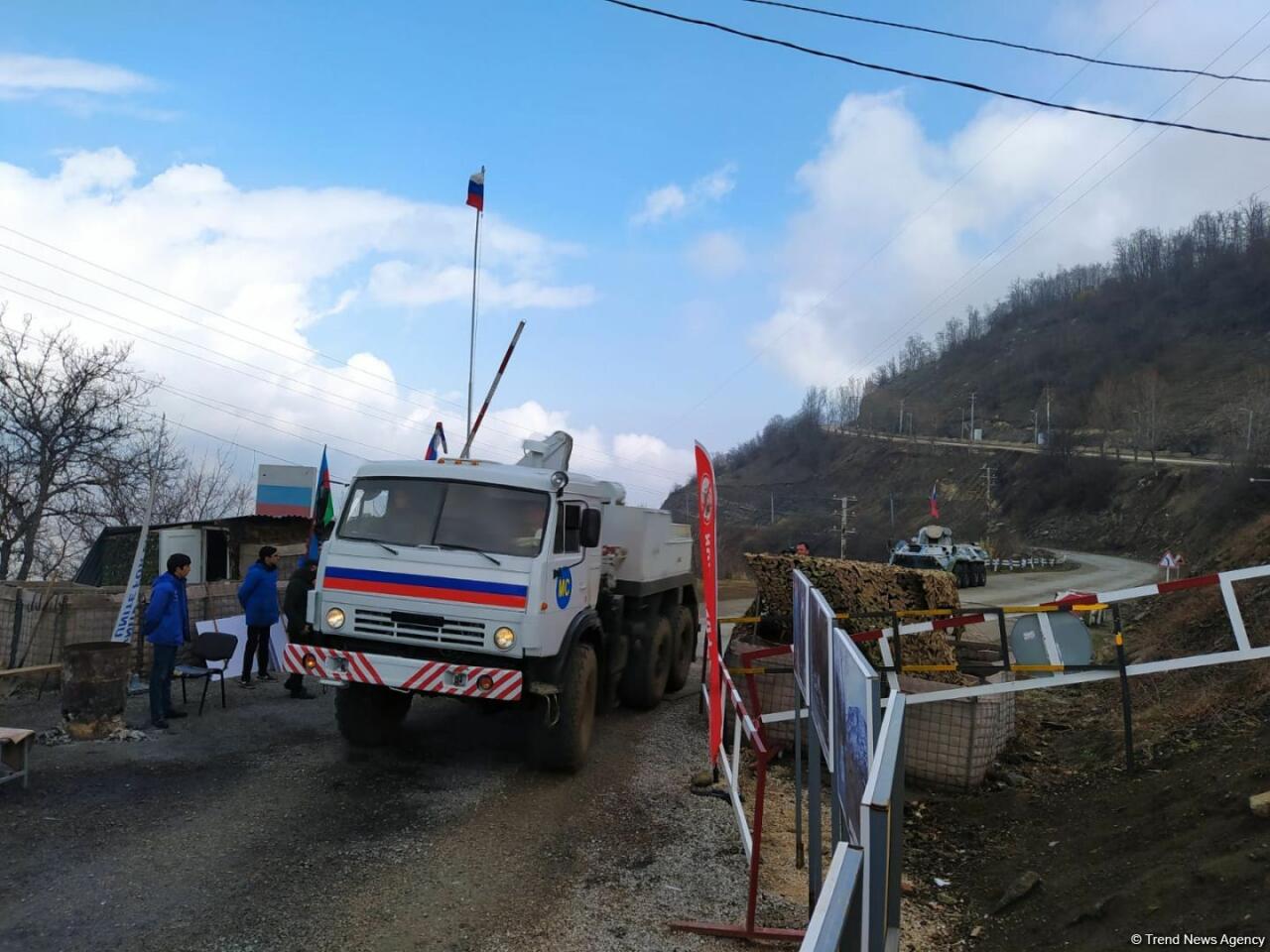 По Лачинской дороге беспрепятственно проехали 6 автомобилей миротворцев