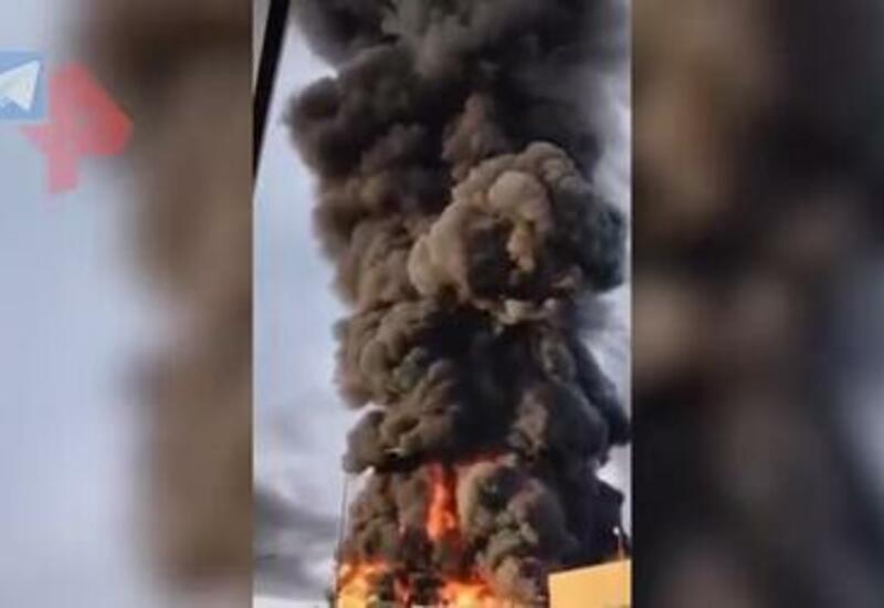 Крупный пожар на химзаводе в Италии