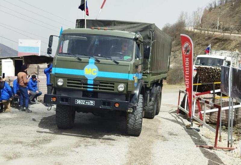 По Лачинской дороге проехала автоколонна из 25 транспортных средств миротворцев