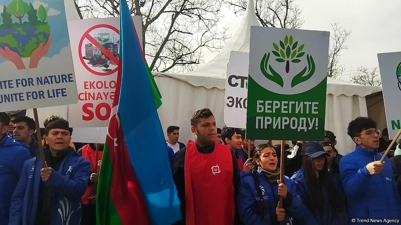 Оживление на Лачинской дороге