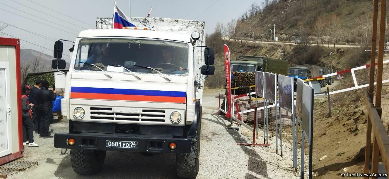 По Лачинской дороге проехала автоколонна из 25 транспортных средств миротворцев