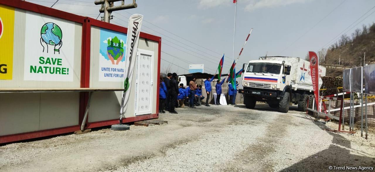 По Лачинской дороге проехала автоколонна из 25 транспортных средств миротворцев