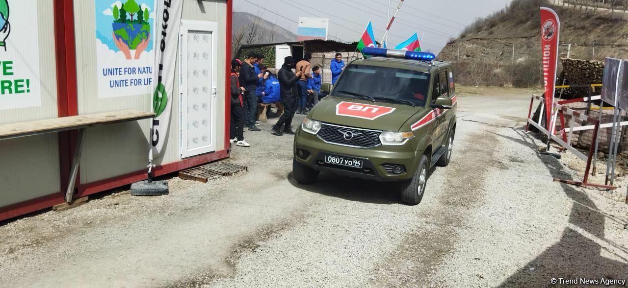 По Лачинской дороге проехала автоколонна из 25 транспортных средств миротворцев