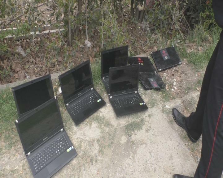 В Мингячевире задержаны вооруженный человек и грабитель