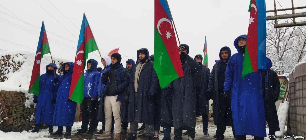 Акция протеста на дороге Лачин-Ханкенди продолжается 111-й день