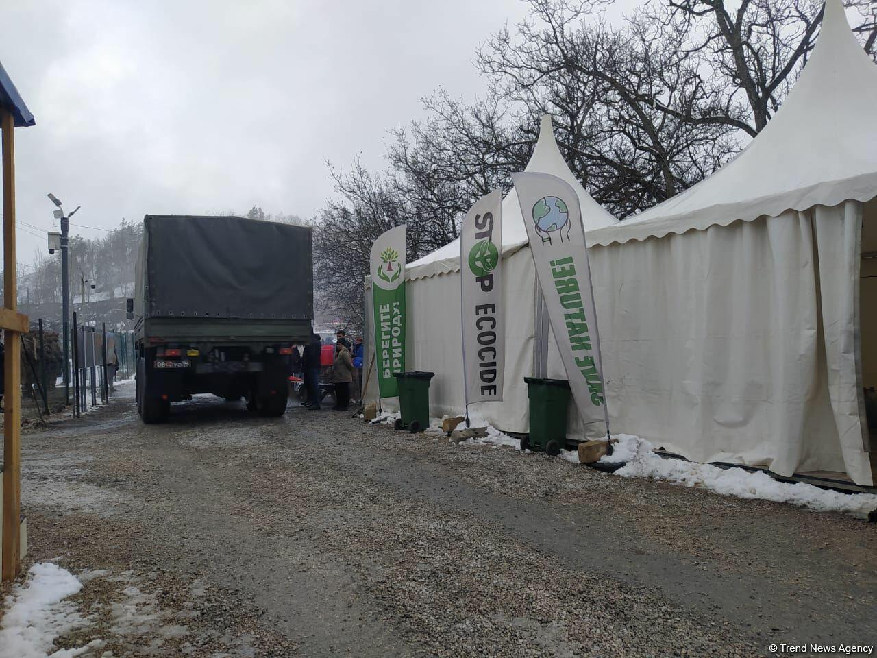 По Лачинской дороге беспрепятственно проехала очередная автоколонна миротворцев