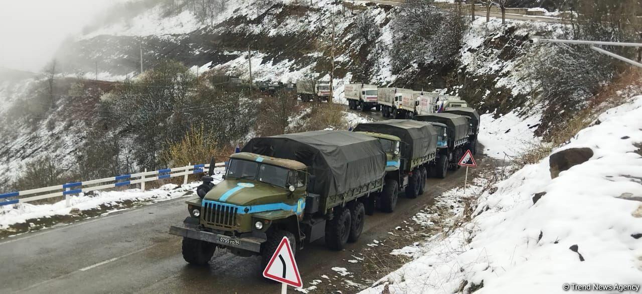 По Лачинской дороге беспрепятственно проехала очередная автоколонна миротворцев