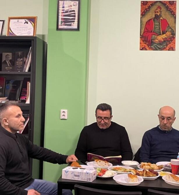Rotterdamda iftar süfrəsi soydaşlarımızı bir araya gətirib