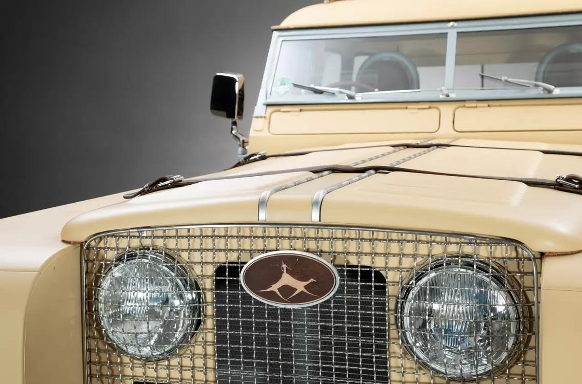Очень редкий «длинноносый» Land Rover выставили на продажу