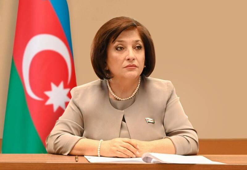 Milli Məclisin sədri Sahibə Qafarova deputat Fazil Mustafanı müalicə olunduğu xəstəxanada ziyarət edib
