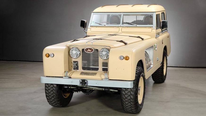 Очень редкий «длинноносый» Land Rover выставили на продажу