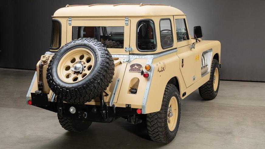 Очень редкий «длинноносый» Land Rover выставили на продажу