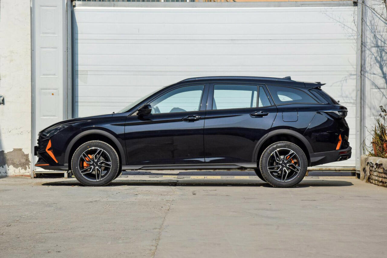 Dongfeng обновил в Китае кроссовер, конкурирующий с Omoda и Haval Jolion